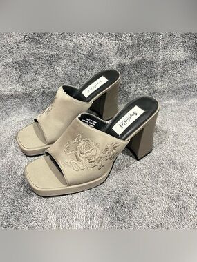 Seychelles Fran California platform mule sandals size 8M greige (gray-beige)rare